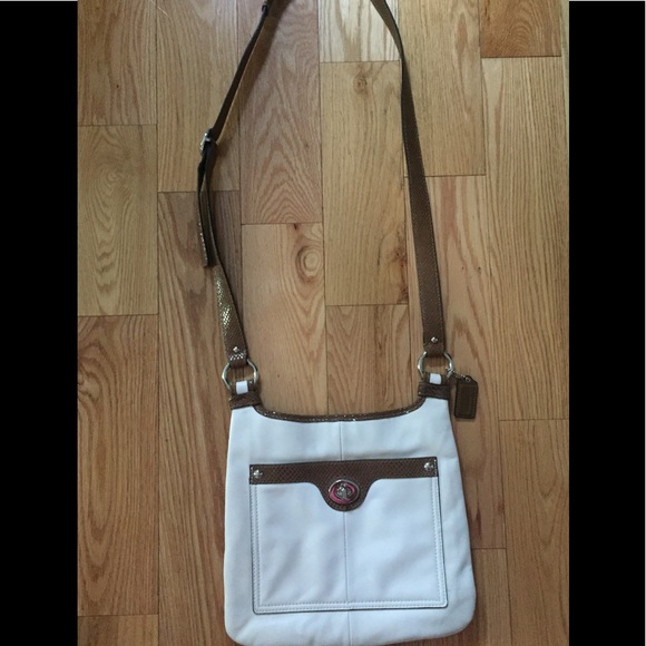 NWOT Coach Leather Crossbody Bag - Picture 1 of 4